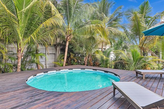 1960 Riverside Dr, Fort Lauderdale, FL 33312