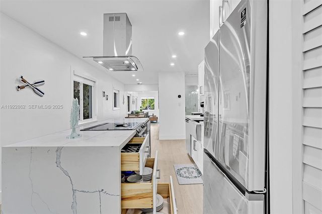 1960 Riverside Dr, Fort Lauderdale, FL 33312