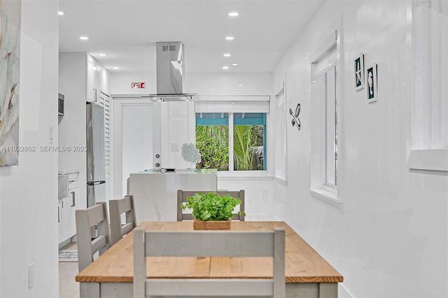 1960 Riverside Dr, Fort Lauderdale, FL 33312