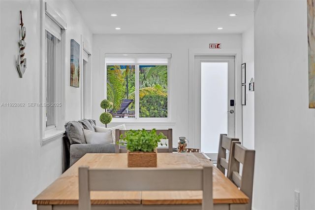 1960 Riverside Dr, Fort Lauderdale, FL 33312