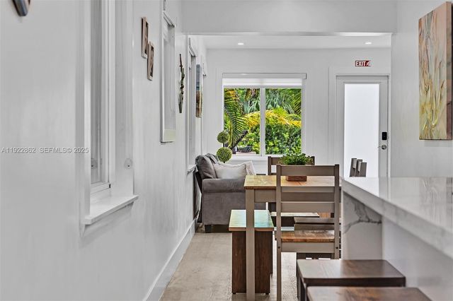 1960 Riverside Dr, Fort Lauderdale, FL 33312