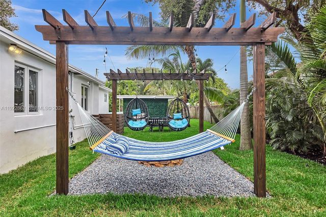 1960 Riverside Dr, Fort Lauderdale, FL 33312