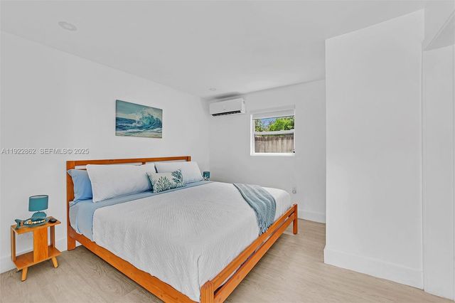 1960 Riverside Dr, Fort Lauderdale, FL 33312