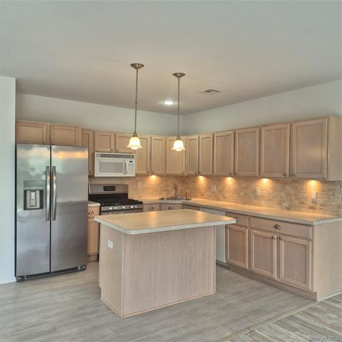 2501 Willow Pond Drive, Riverhead, NY 11901