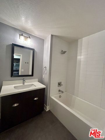 2980 Ripple Place 102, Los Angeles, CA 90039