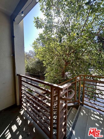 2980 Ripple Place 102, Los Angeles, CA 90039