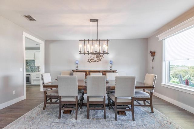 1051 Trailhead CIR, Dripping Springs, TX 78620