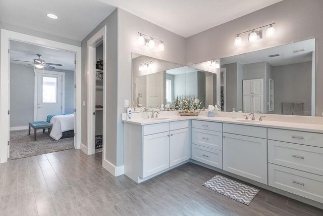 1051 Trailhead CIR, Dripping Springs, TX 78620