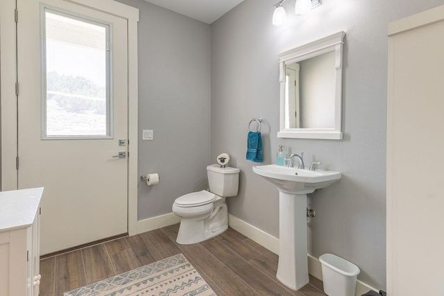 1051 Trailhead CIR, Dripping Springs, TX 78620