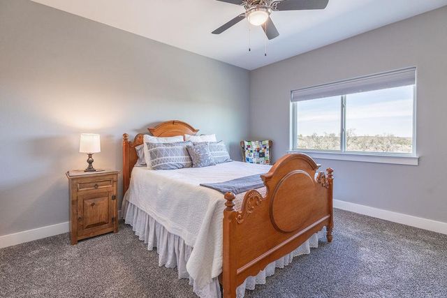 1051 Trailhead CIR, Dripping Springs, TX 78620