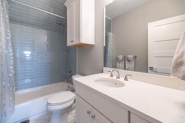 1051 Trailhead CIR, Dripping Springs, TX 78620