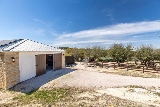 1051 Trailhead CIR, Dripping Springs, TX 78620