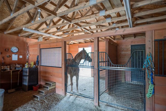 1051 Trailhead CIR, Dripping Springs, TX 78620