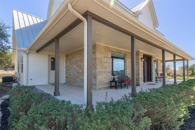1051 Trailhead CIR, Dripping Springs, TX 78620