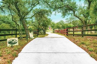 1051 Trailhead CIR, Dripping Springs, TX 78620