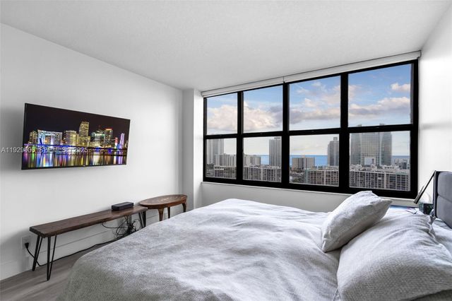 2500 Parkview Dr 2102, Hallandale Beach, FL 33009