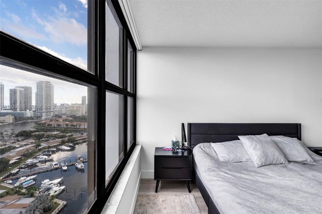 2500 Parkview Dr 2102, Hallandale Beach, FL 33009