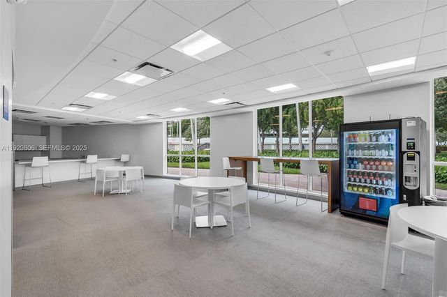 2500 Parkview Dr 2102, Hallandale Beach, FL 33009