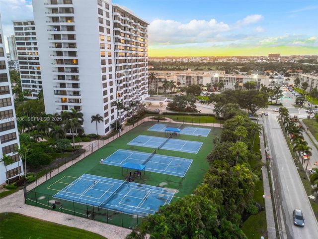 2500 Parkview Dr 2102, Hallandale Beach, FL 33009