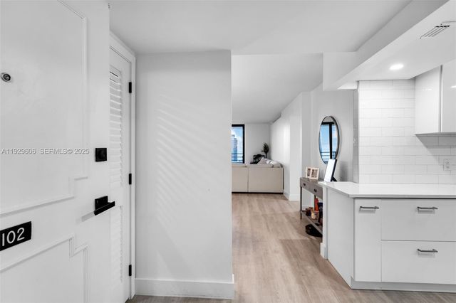 2500 Parkview Dr 2102, Hallandale Beach, FL 33009