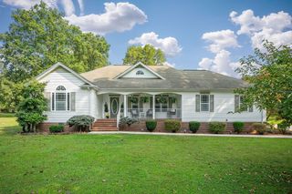 89 Oakwood Trl, Mcminnville, TN 37110