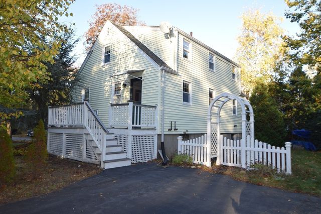 73 Chestnut Circle, Randolph, MA 02368