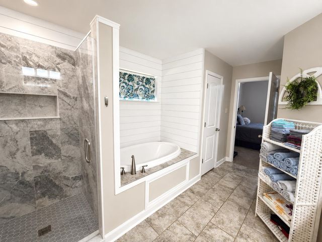 140 BREEZY LOOP E, Oakland, TN 38060