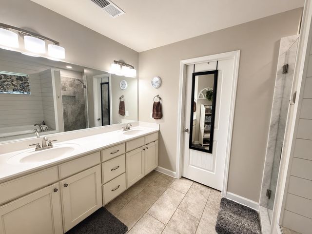 140 BREEZY LOOP E, Oakland, TN 38060