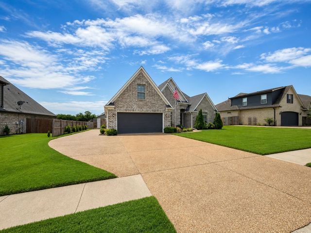 140 BREEZY LOOP E, Oakland, TN 38060