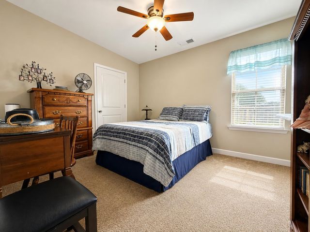 140 BREEZY LOOP E, Oakland, TN 38060