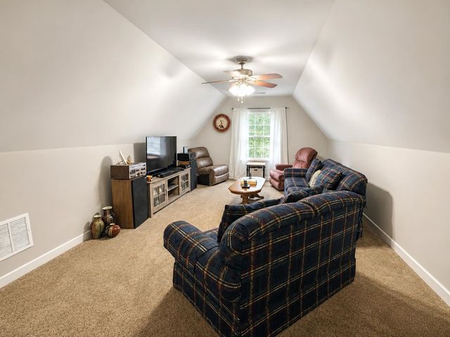 140 BREEZY LOOP E, Oakland, TN 38060