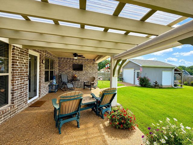 140 BREEZY LOOP E, Oakland, TN 38060