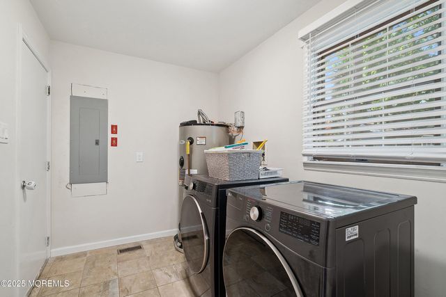 103 Mercer Avenue, Manahawkin, NJ 08050