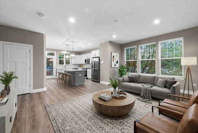 128 E Main Street, Cary, IL 60013