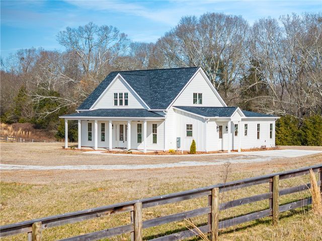 331 Dobbins Road, Townville, SC 29689