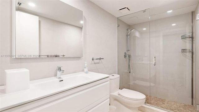 3 Grove Isle Dr C1407, Miami, FL 33133