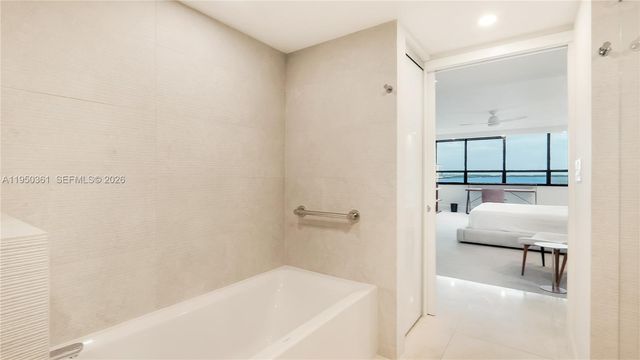 3 Grove Isle Dr C1407, Miami, FL 33133