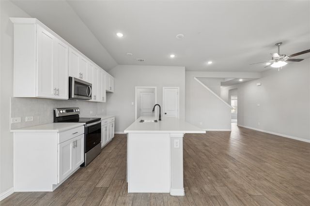 535 Hillcrest Circle, Justin, TX 76247