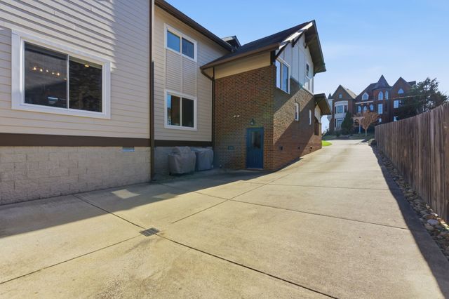 1822 Wildwood Ave, Nashville, TN 37212