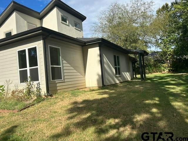 1106 S Main Street, Lindale, TX 75771
