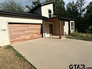 1106 S Main Street, Lindale, TX 75771
