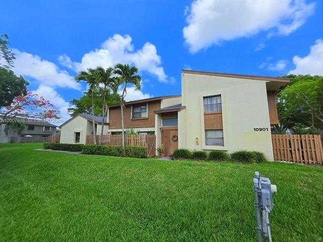 10901 SW 113th Place 66B, Miami, FL 33176