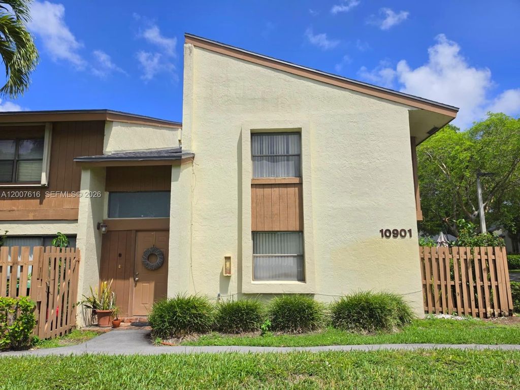 10901 SW 113th Place 66B, Miami, FL 33176