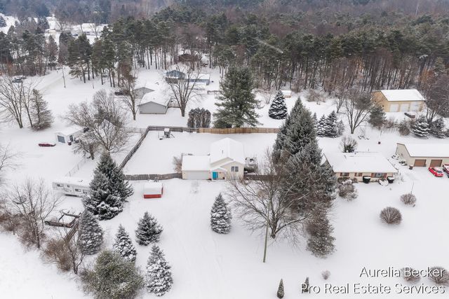 12411 14 Mile Road NE, Greenville, MI 48838