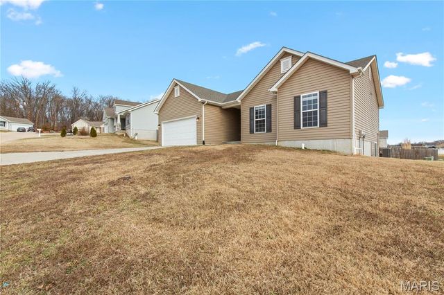 6 Lost Meadow Court, Winfield, MO 63389