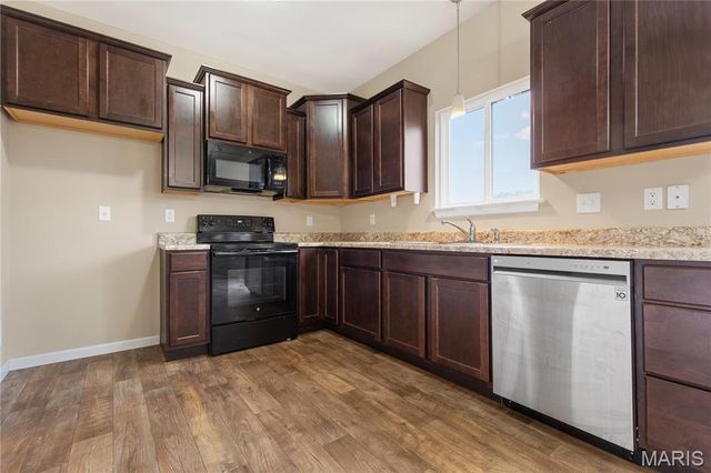 6 Lost Meadow Court, Winfield, MO 63389