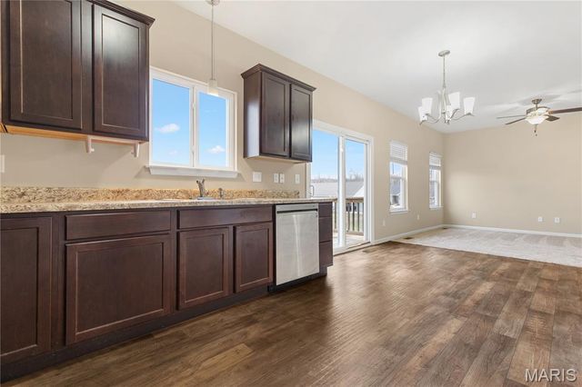 6 Lost Meadow Court, Winfield, MO 63389