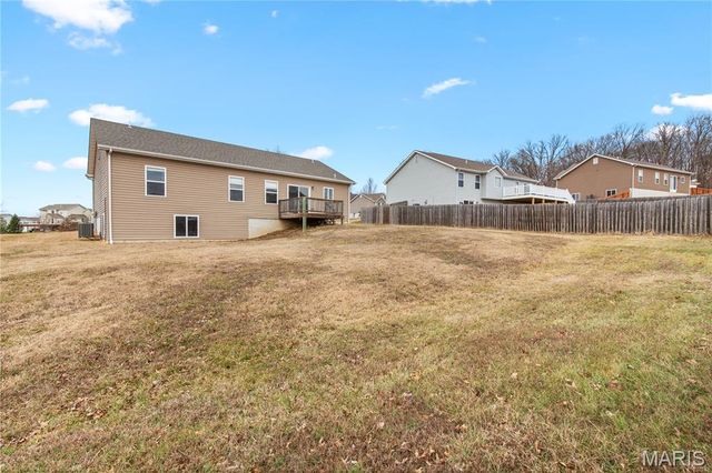 6 Lost Meadow Court, Winfield, MO 63389