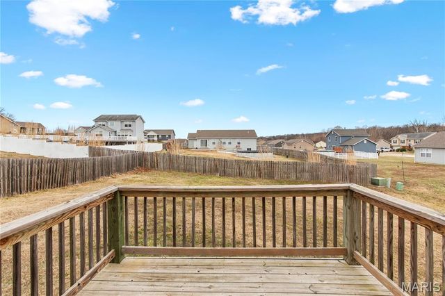 6 Lost Meadow Court, Winfield, MO 63389