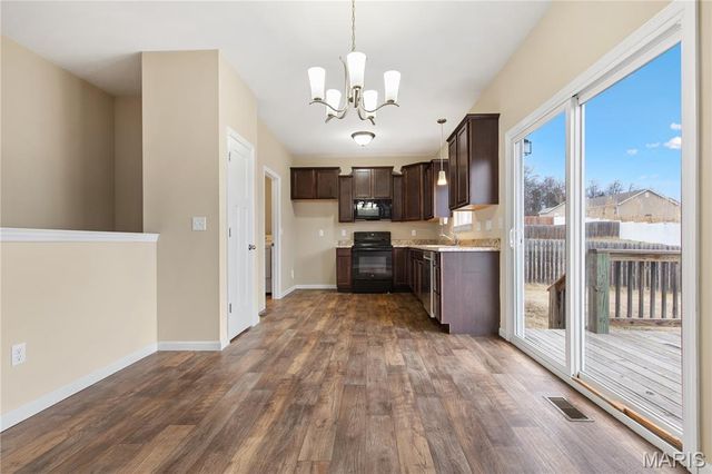 6 Lost Meadow Court, Winfield, MO 63389